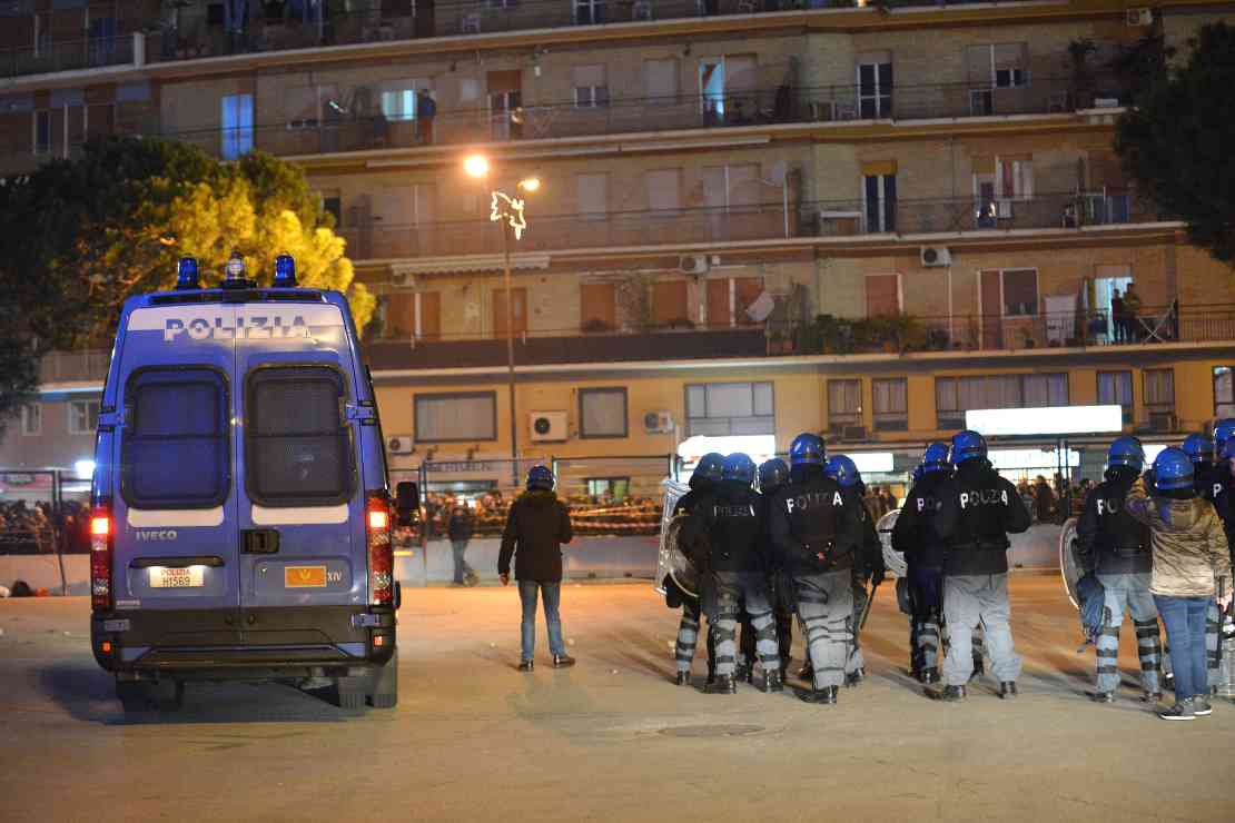 Scontri tifosi Napoli e Roma: "Non si possono penalizzare tutti"