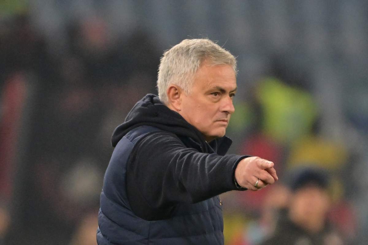 Roma-Empoli, Mourinho ha deciso: non va nemmeno in panchina