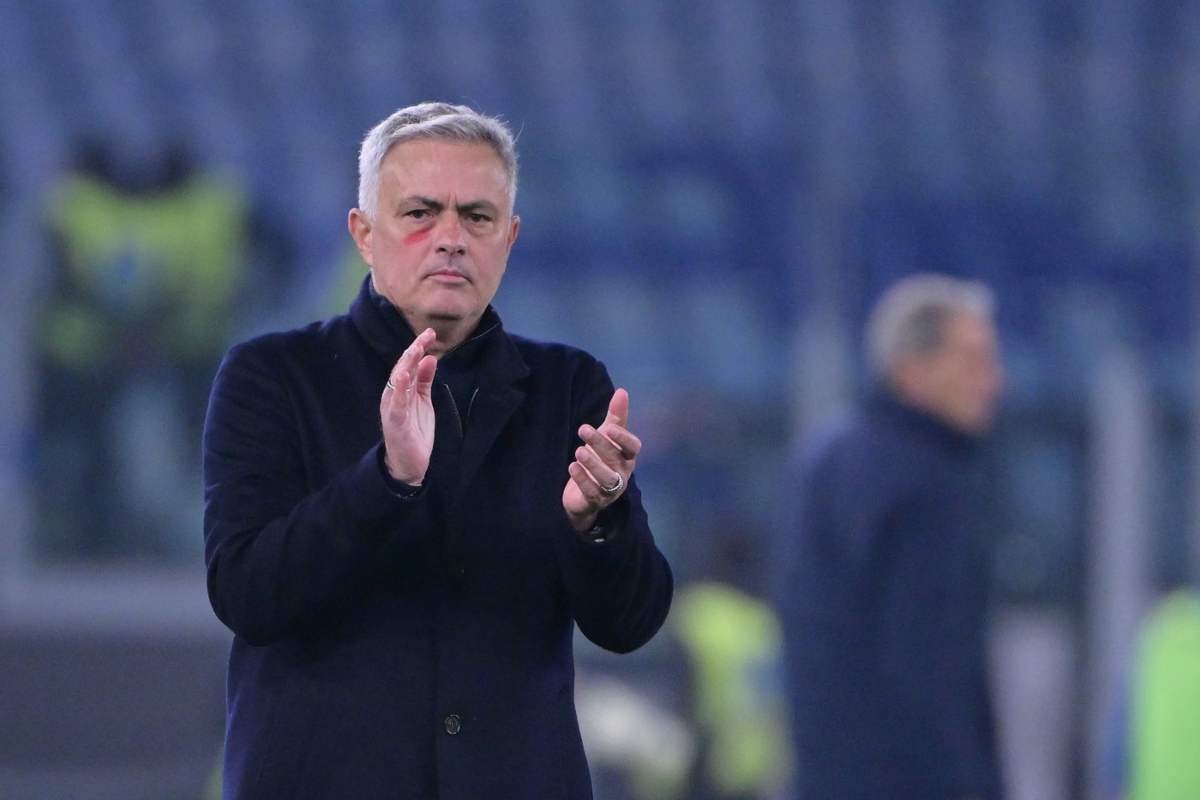 Roma, Mourinho perfezionista: tifosi "bacchettati", c'è un motivo