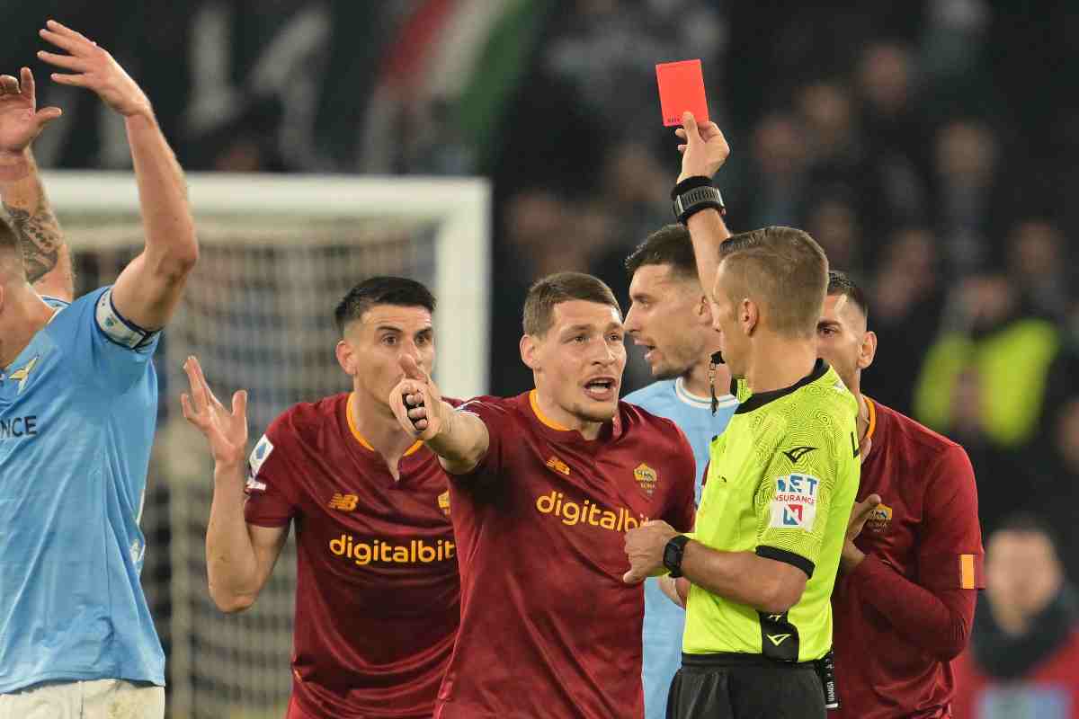 "Mai vista un'espulsione così", richiesta choc per la Roma