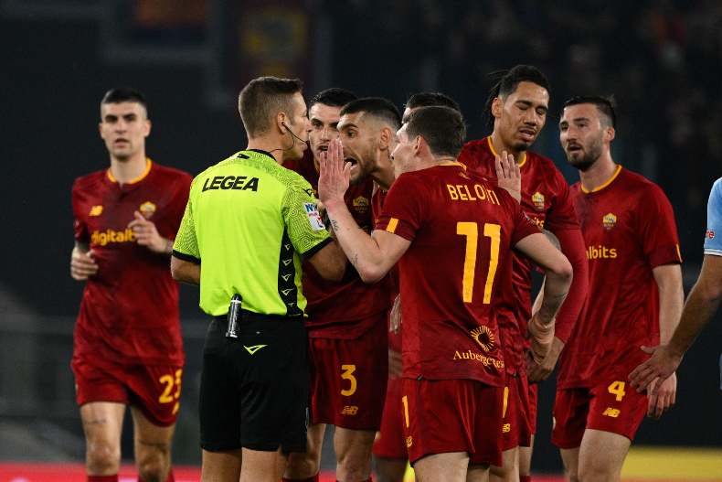 "Mai vista un'espulsione così", richiesta choc per la Roma