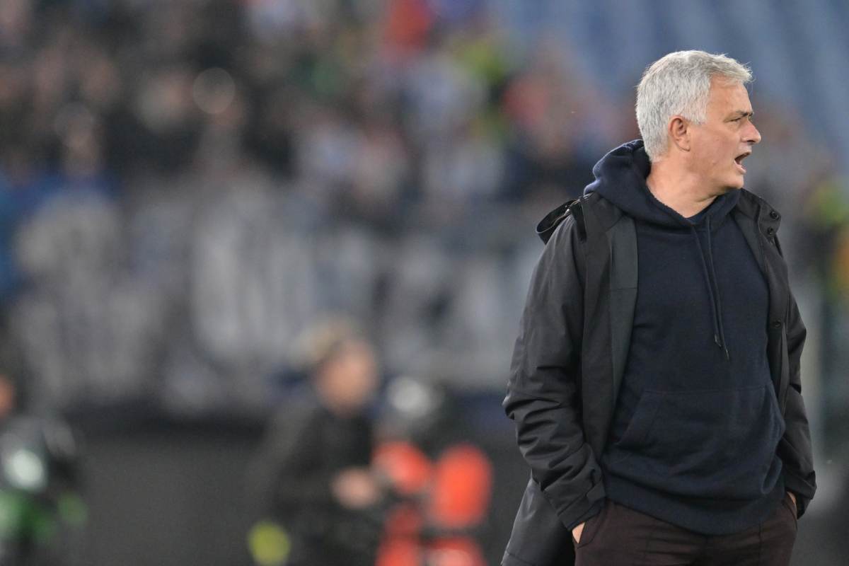 Lazio-Roma, Mourinho entra nel tunnel: confronto a fine partita