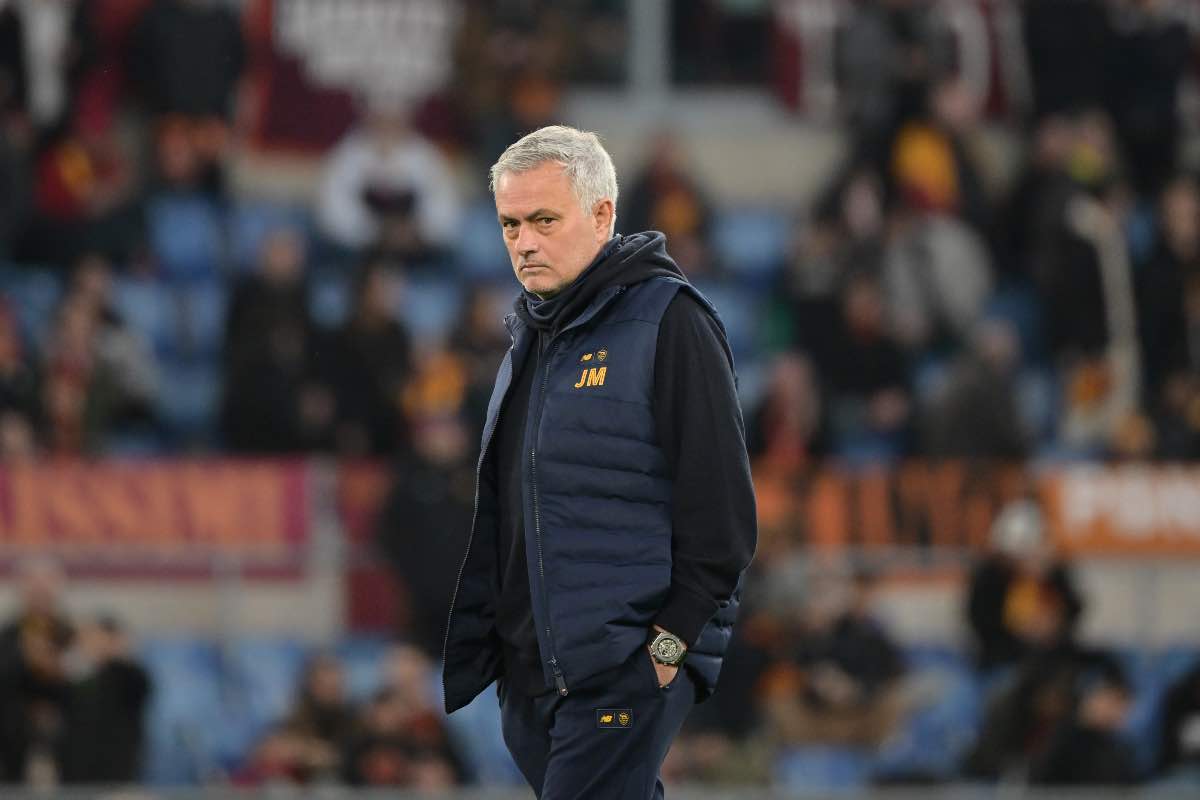 Calciomercato Roma, addio a tre titolari: Mourinho guarda in Premier
