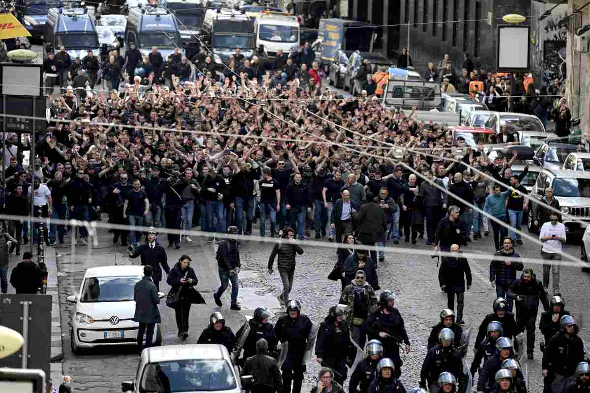 Napoli-Eintracht, delirio ultras in città: la situazione