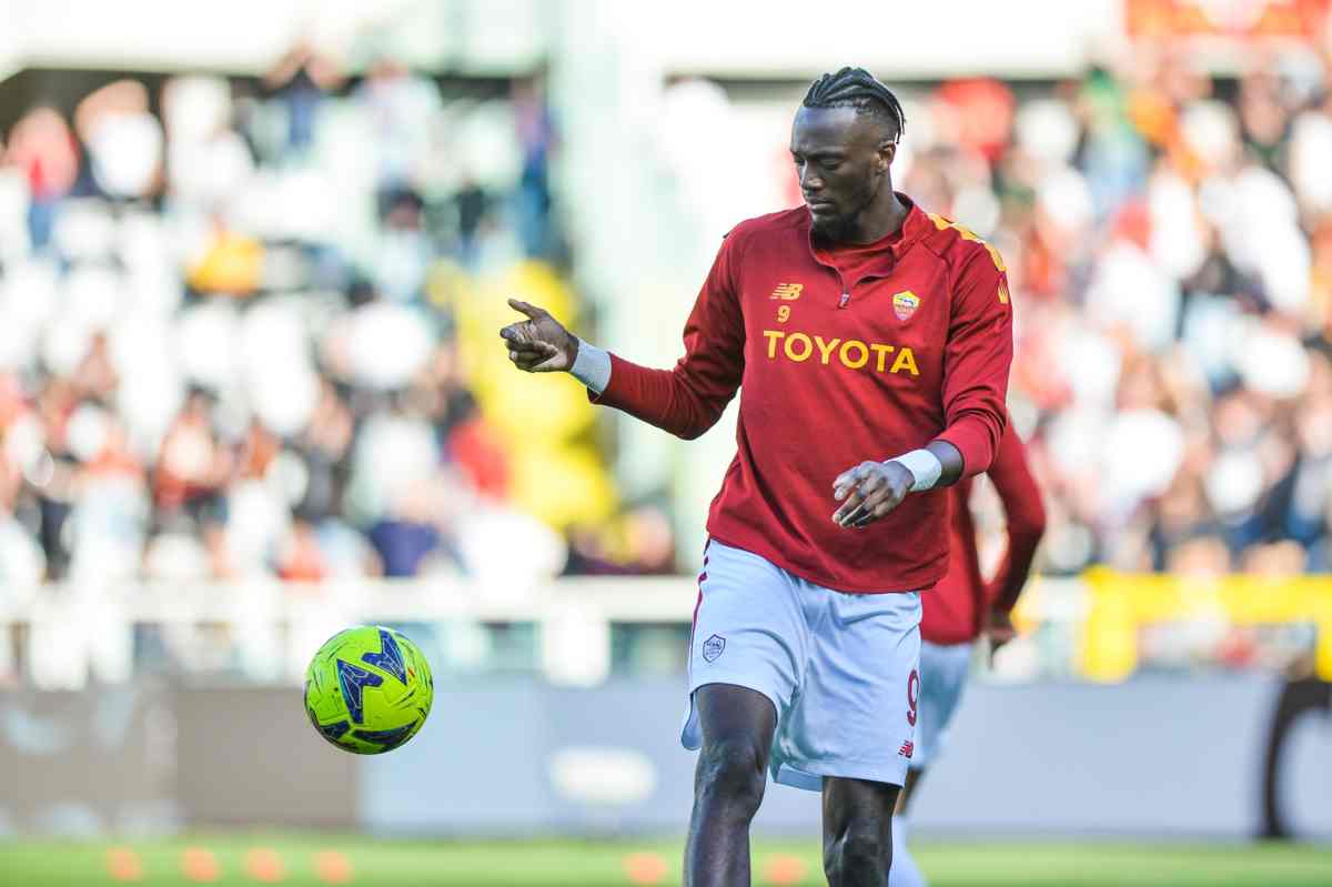 Calciomercato Roma, da Vlahovic ad Abraham: il domino si completa così