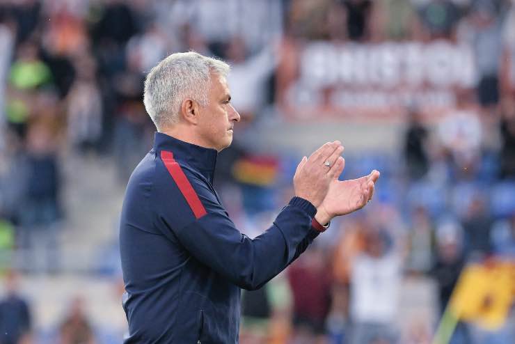 Mourinho lascia la Roma: svelano il nuovo club e le cifre ufficiali