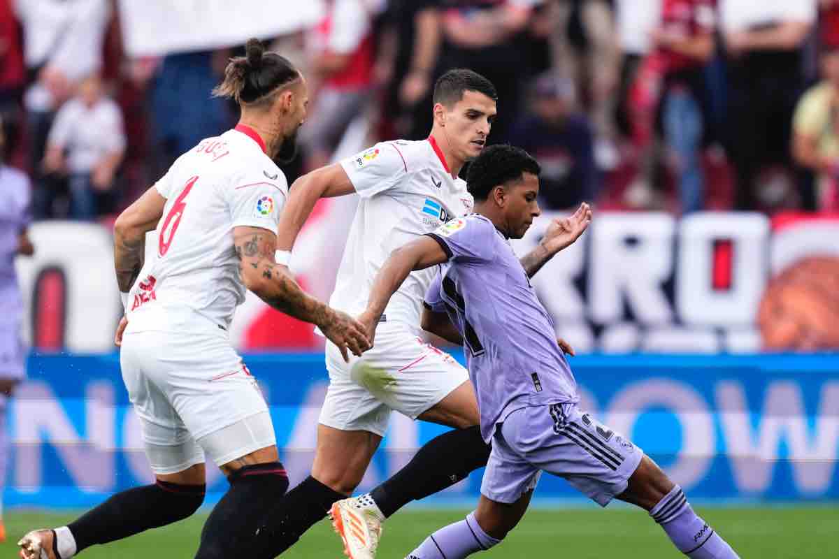 Rosso diretto e nervi tesissimi: Siviglia-Roma ‘preparata‘ col botto