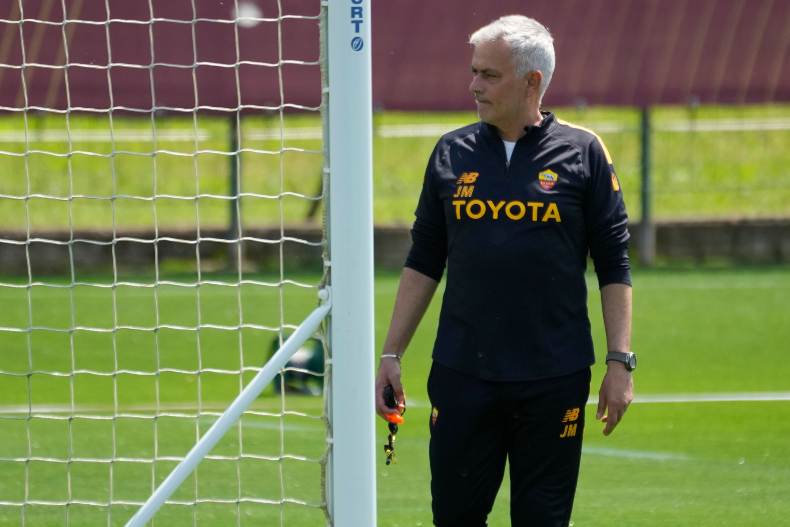 Mourinho allo scoperto: " Mi vedrete per tanti anni"