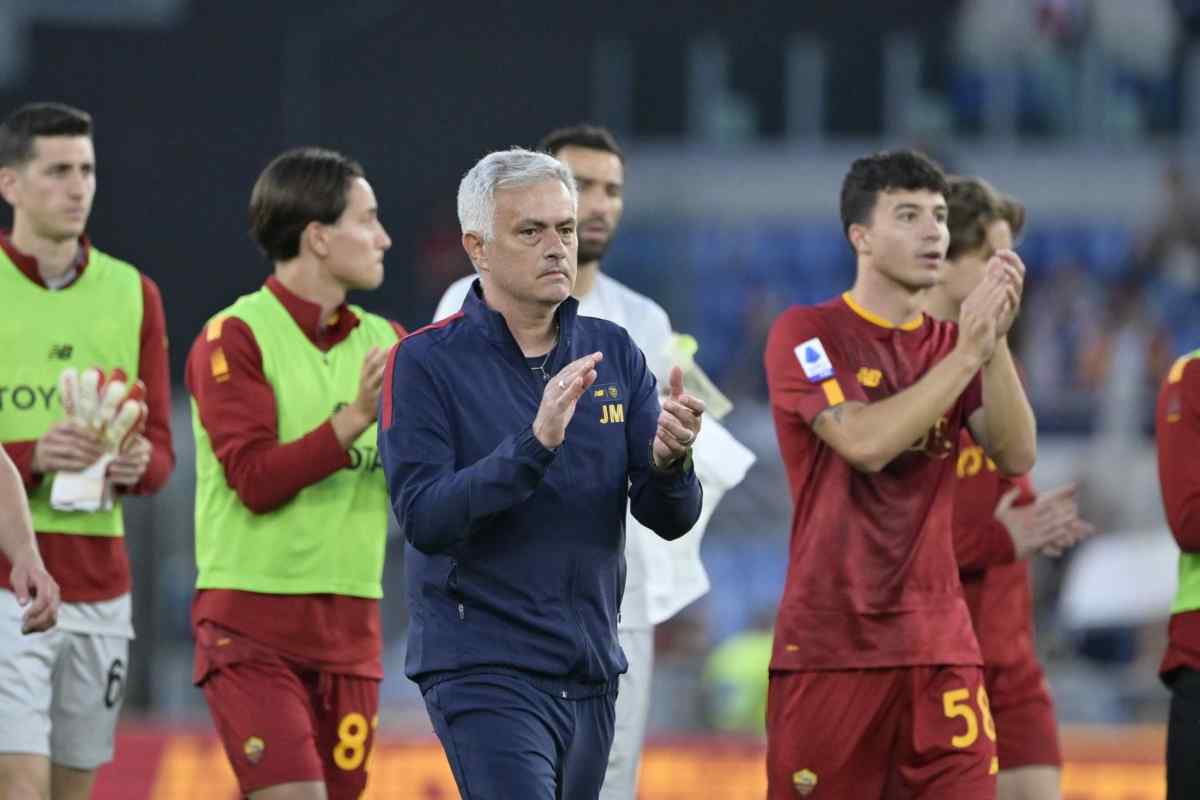 Roma, Mourinho e le lacrime d'addio: l'accusa di Zazzaroni ai Friedkin