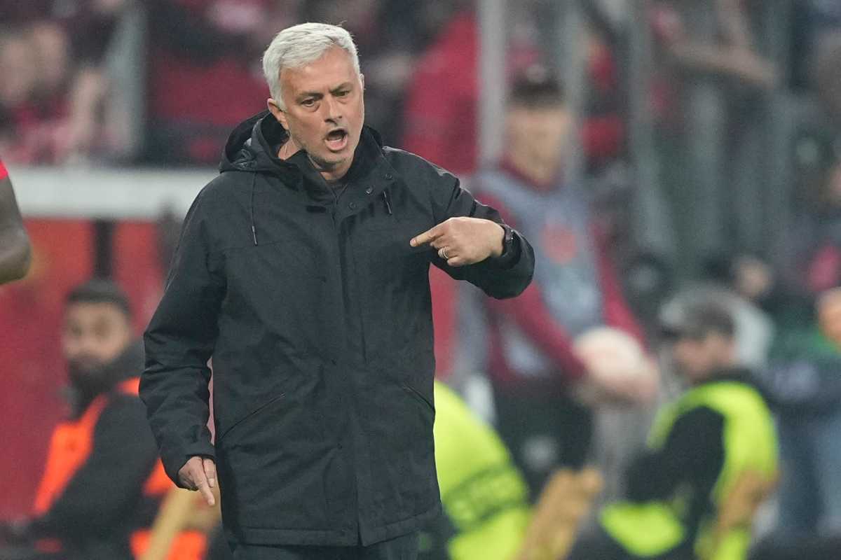 Siviglia-Roma, svelata la favorita: i bookmaker hanno deciso chi parte davanti nella finale di Budapest. Mourinho che non le perde quasi mai, contro gli andalusi abbonati a questa manifestazione