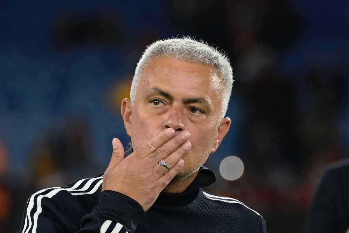Calciomercato Roma, nuovo 'funambolo' per Mou: cambiano le cifre