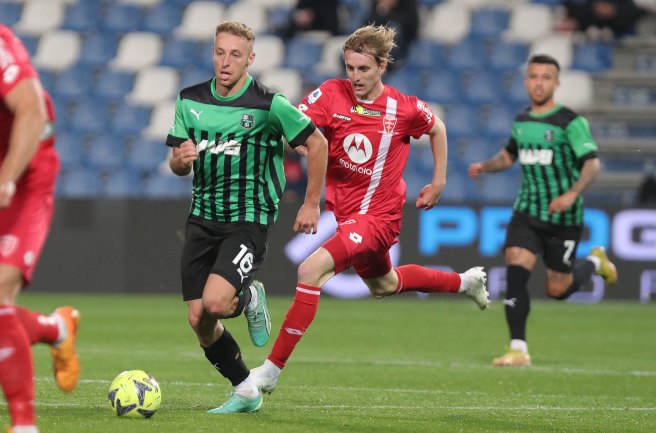 Calciomercato Roma, 10 milioni per il sì: blitz anti Juventus e Inter