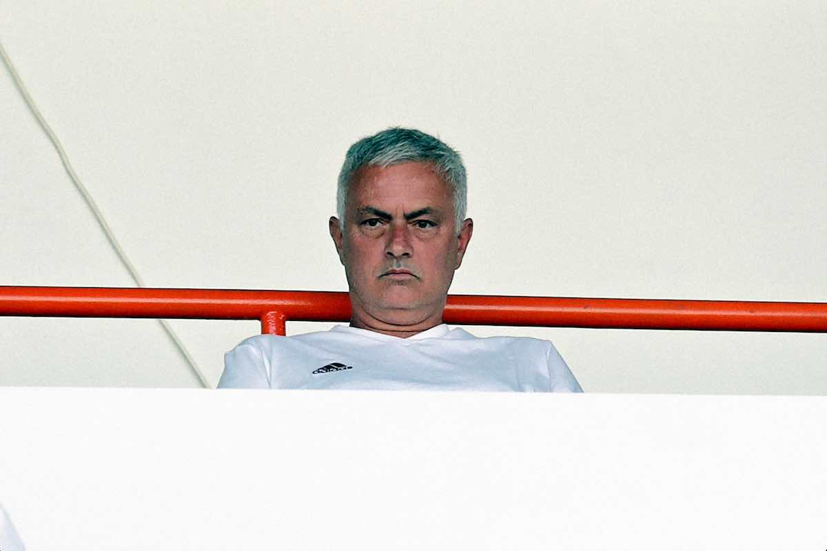 Mourinho aspetta la Roma: 7 milioni di distanza e tempo quasi scaduto