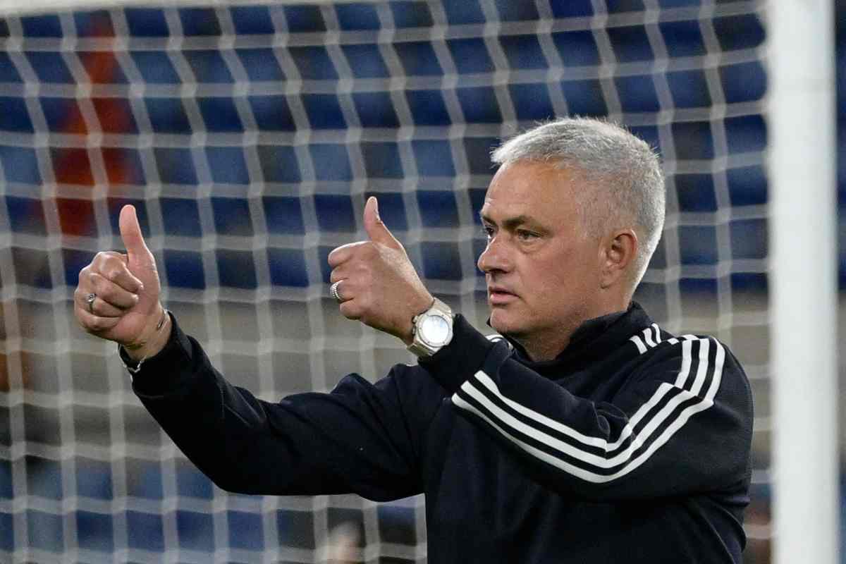 Bomber Roma, viaggio a Londra: Mou lo ha già chiamato