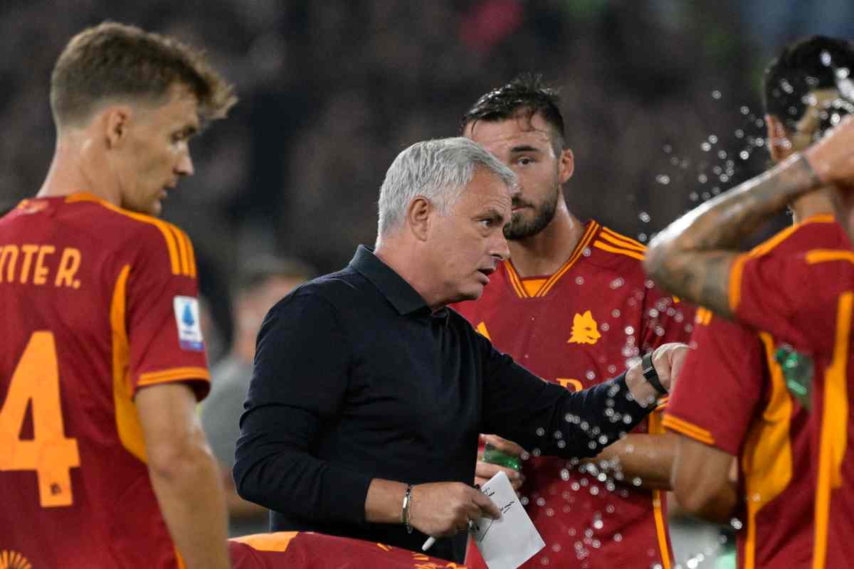 Radio Radio, giocatori contro Mou: "Toni forti e voce alta"