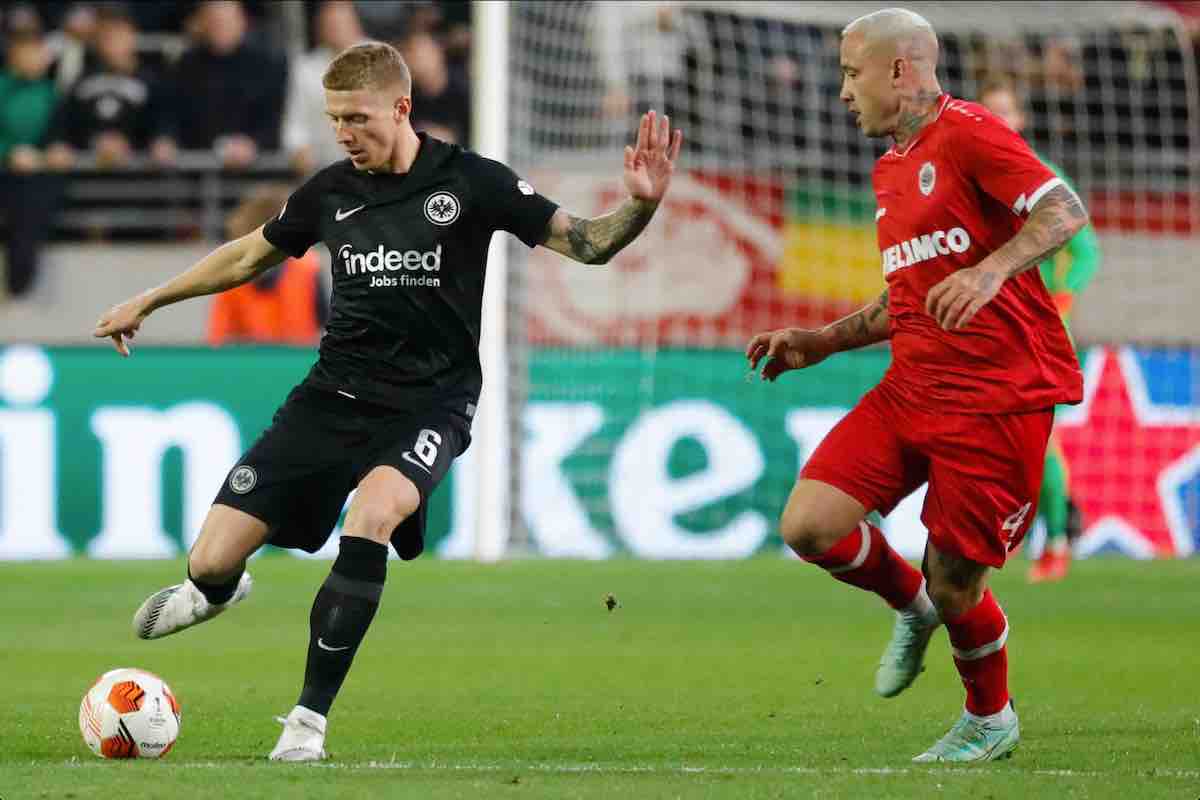 Nainggolan e l'offerta alla Roma: l'annuncio spazza via ogni dubbio