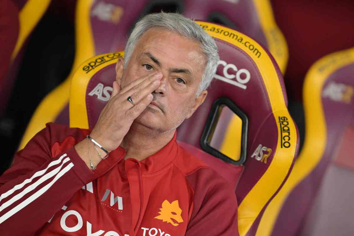 "La Roma vuole esonerarlo": sostituto Mourinho già bloccato