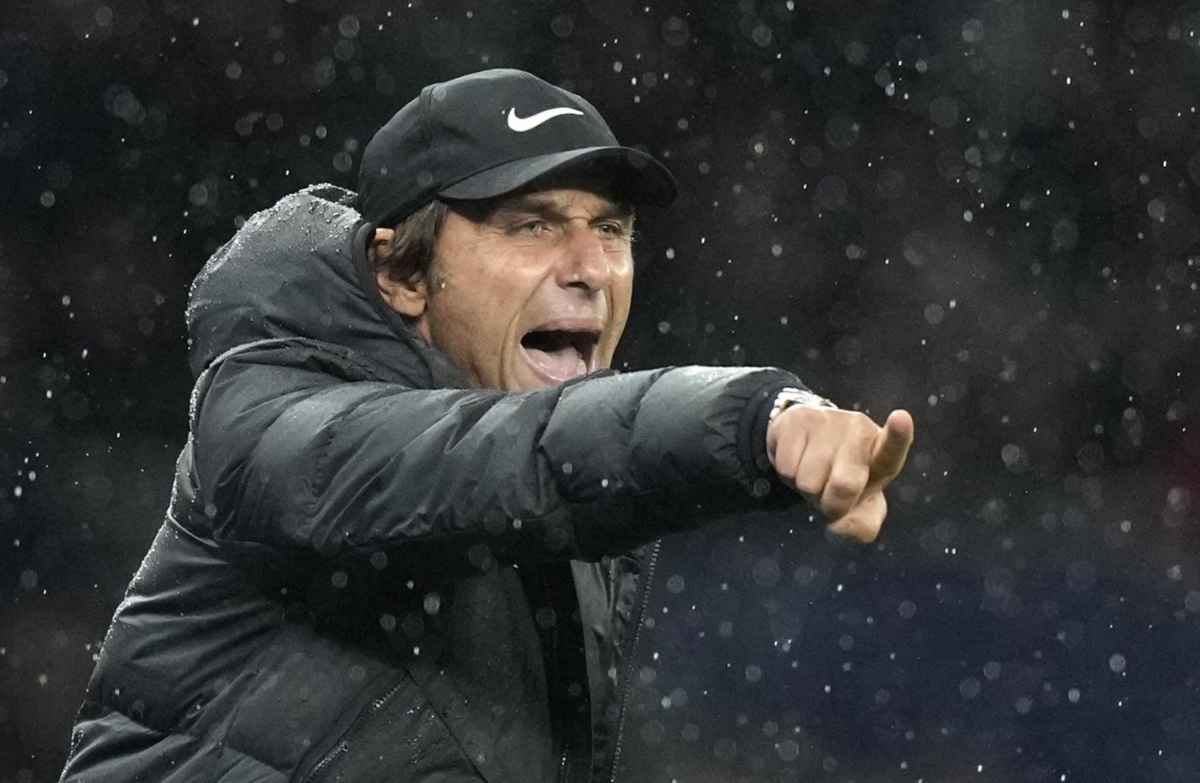 Rifiuto al Napoli svelato: "Conte è già sotto contratto"