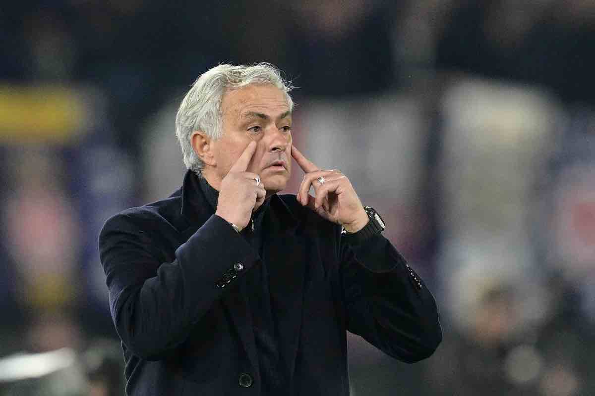 Roma, Mourinho alla cena di Natale: "Ho fatto la mia riflessione"