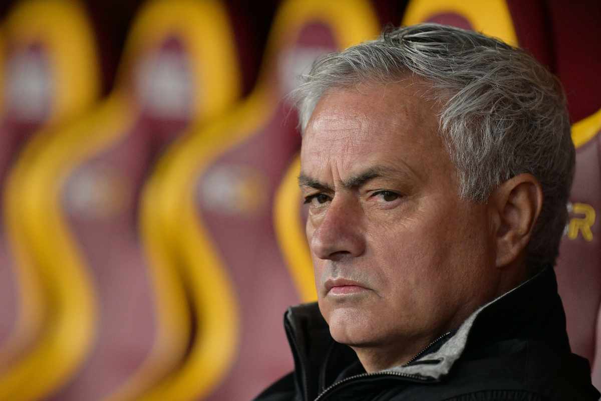 Calciomercato Roma, messo alla porta da Mou: addio dopo 6 mesi