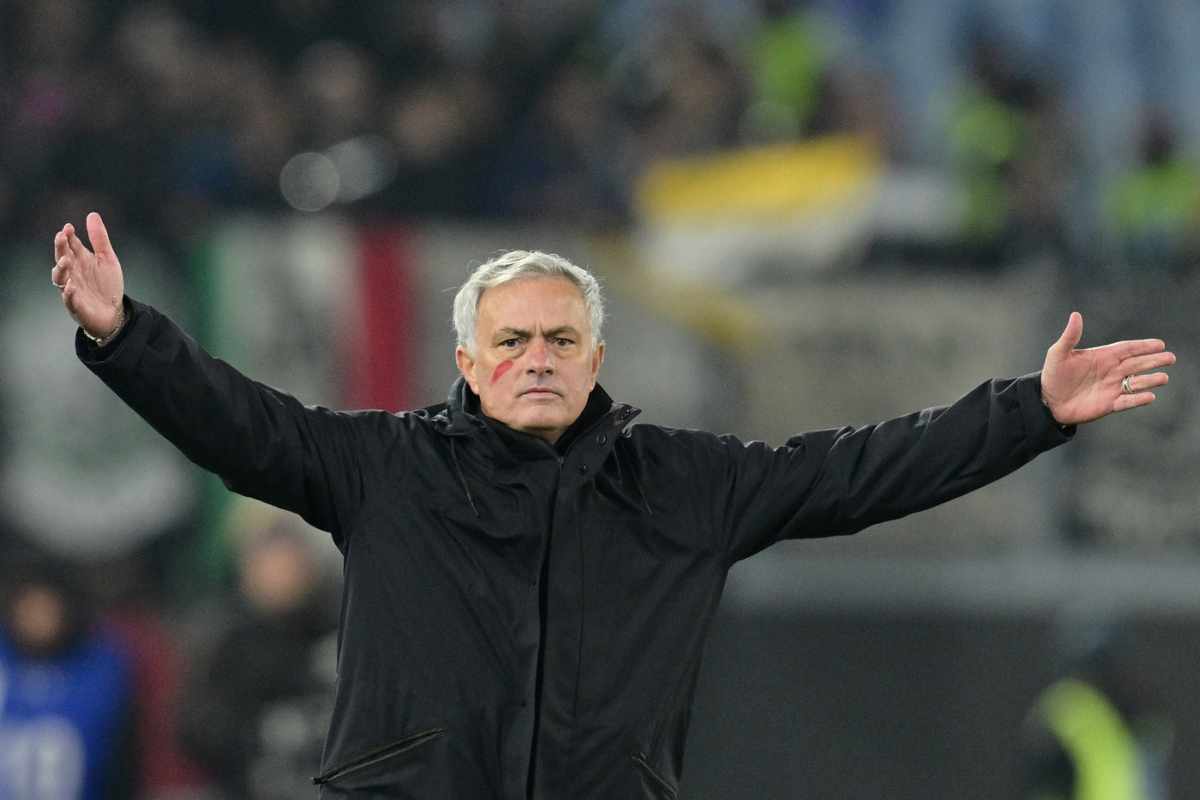 Mourinho ha cambiato idea: addio immediato