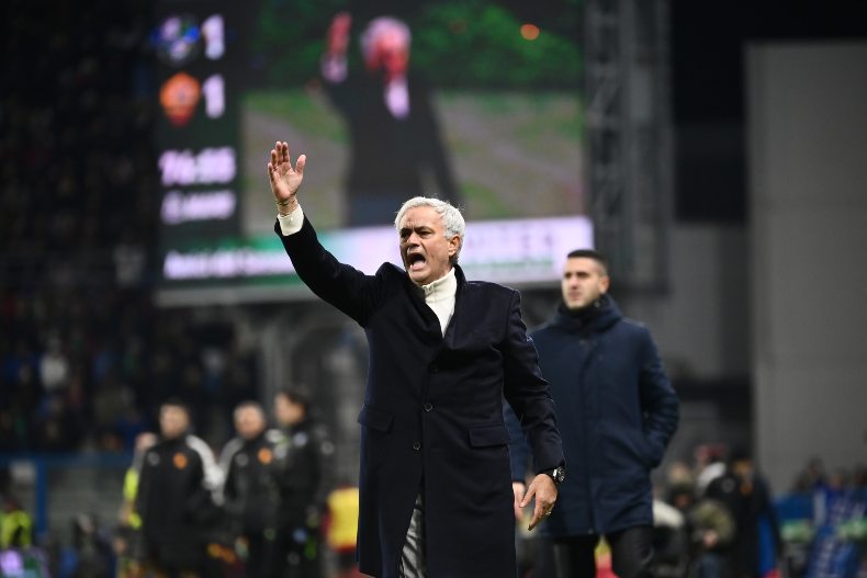 Squalifica Mourinho, spunta il dossier Roma: slitta la sentenza