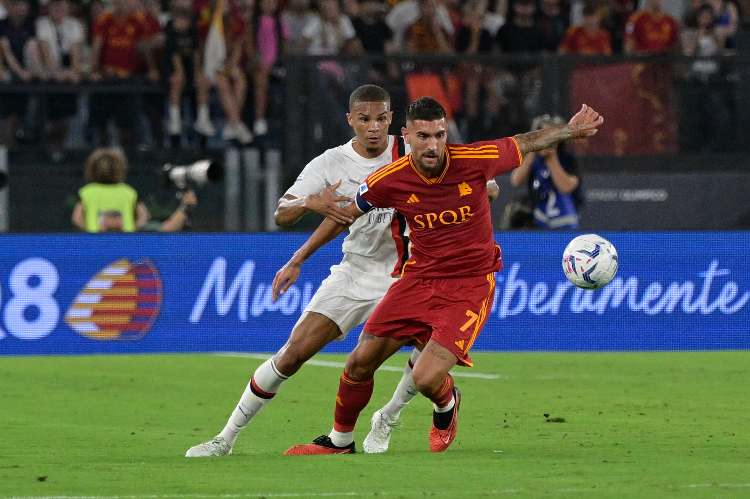 40 milioni per Pellegrini: Mourinho e Tiago Pinto in attesa