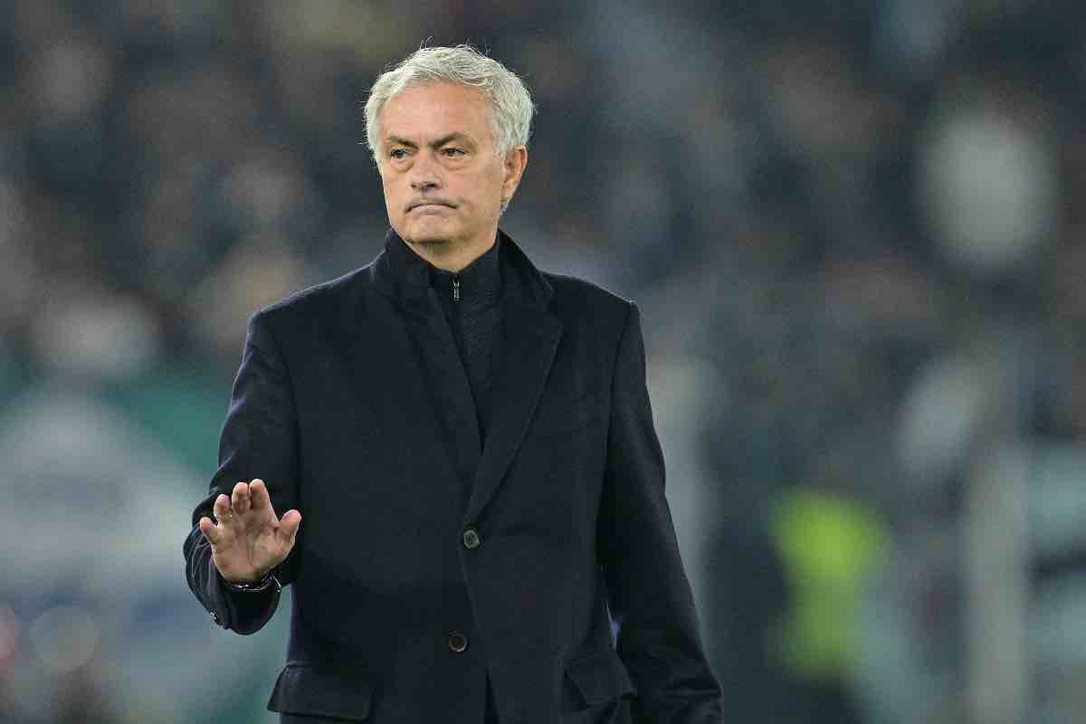 UFFICIALE l'addio del tecnico: riecco Mourinho in panchina