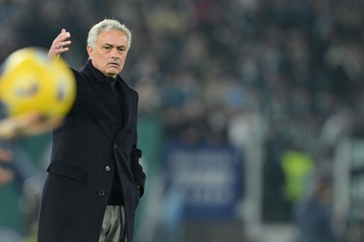 Mourinho e De Rossi, Olimpico diviso: non si era mai visto