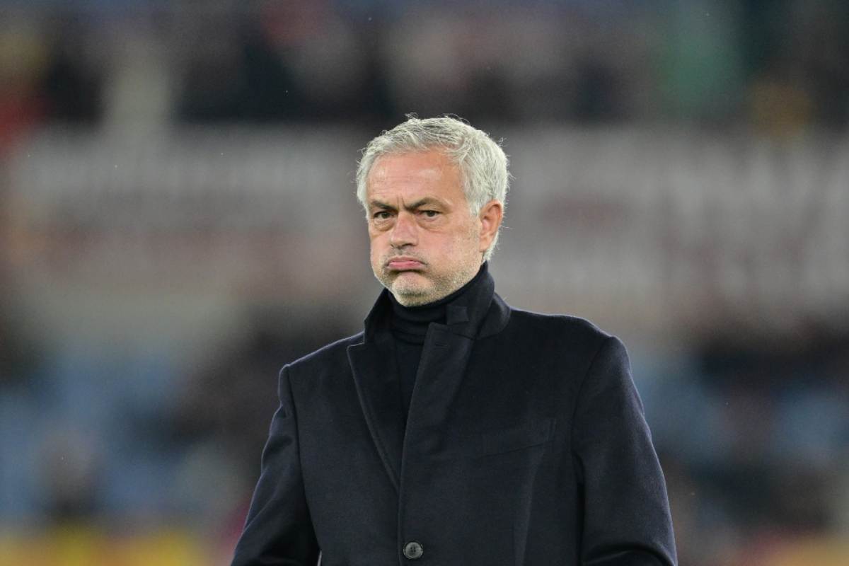 Doppio allarme UFFICIALE per Mourinho: infortunio e squalifica