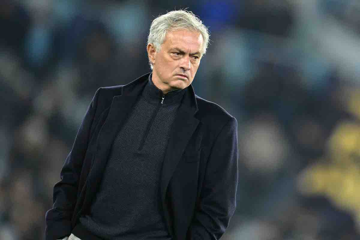 Mourinho vola dagli eterni rivali: nero su bianco, ribaltone a cifra tonda