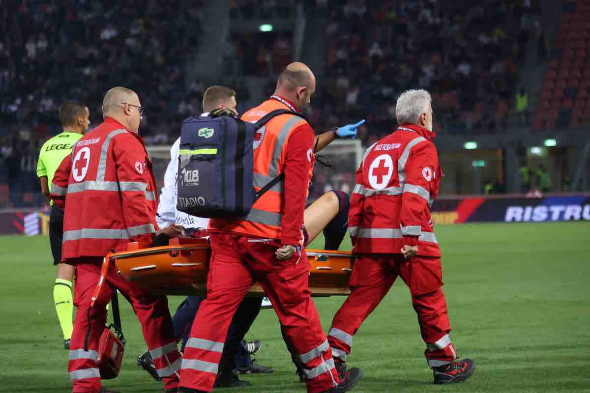 Serio infortunio per il bianconero: esce in barella, miraggio Roma
