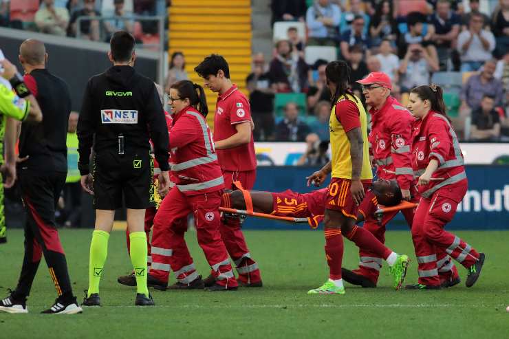 Roma, Ndicka torna a Trigoria: ecco i tempi di recupero