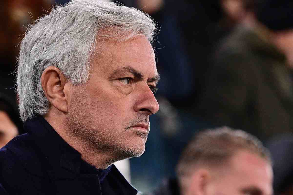 Mourinho torna nella capitale: doppio esonero e firma