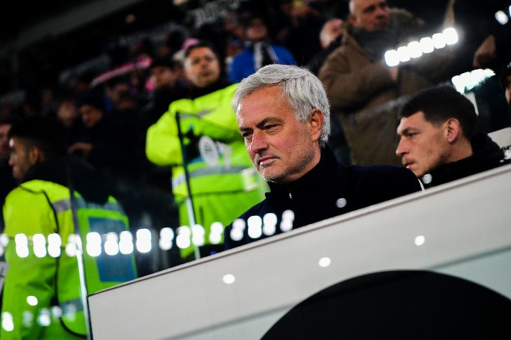 Mourinho torna nella capitale: doppio esonero e firma