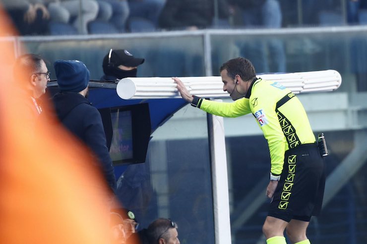 Addio al Var: la decisione UFFICIALE della federazione