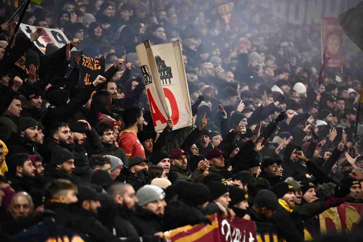 Assalto social dei tifosi 