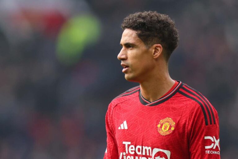 Varane As Roma Varane alla Roma: è già arrivato in Italia
