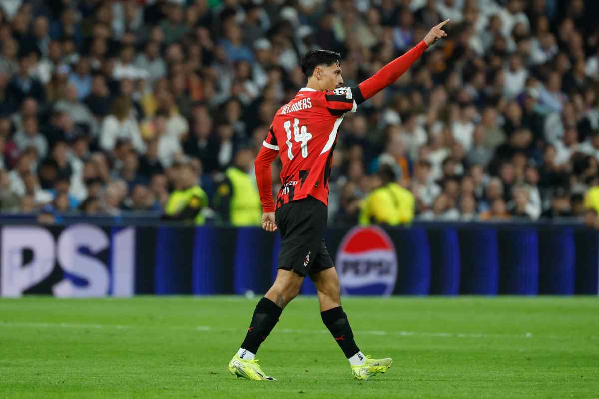 Tijjani Reijnders con la maglia del Milan