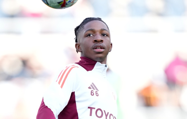 Buba Sangare nel riscaldamento