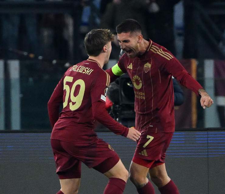 Lorenzo Pellegrini esulta