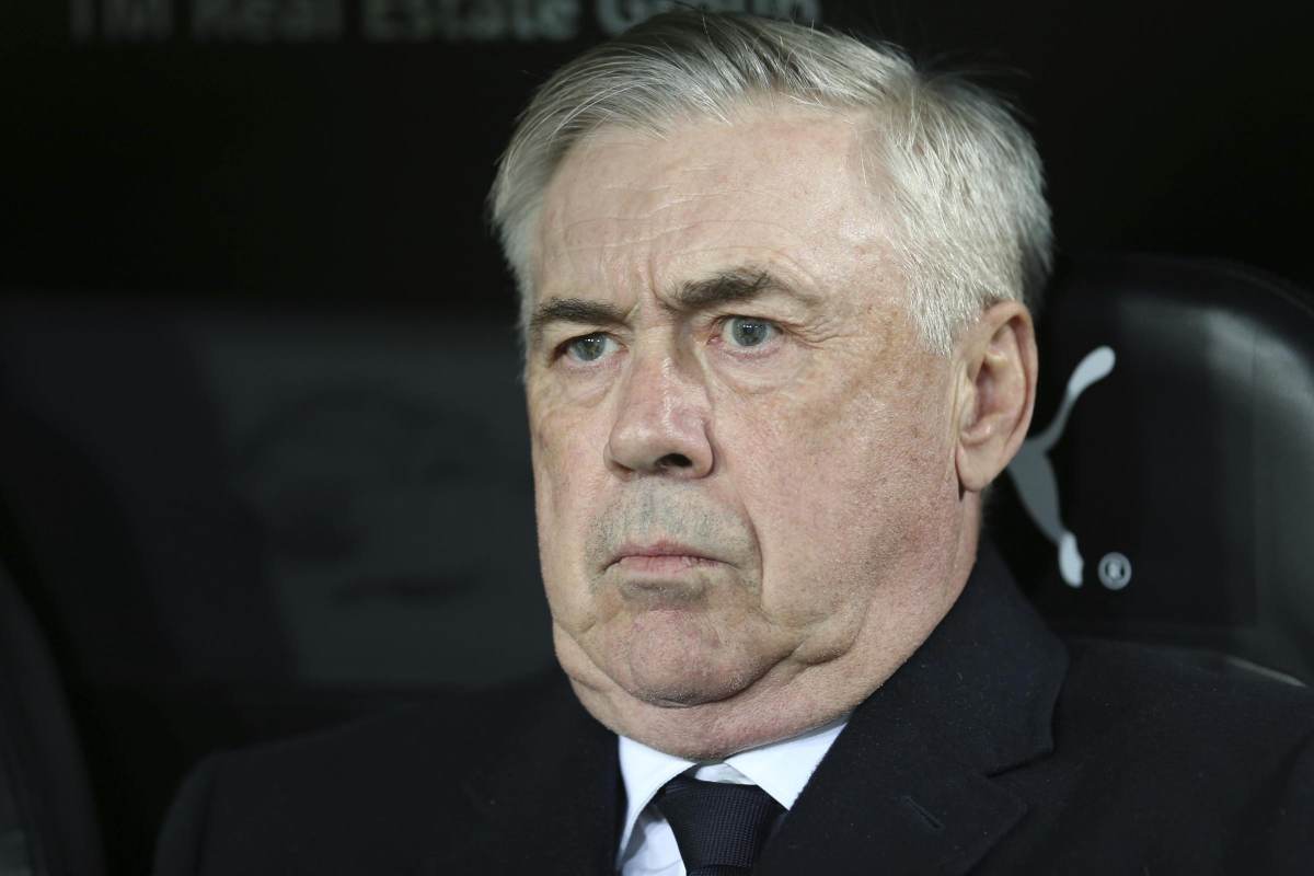 Ancelotti pensieroso 