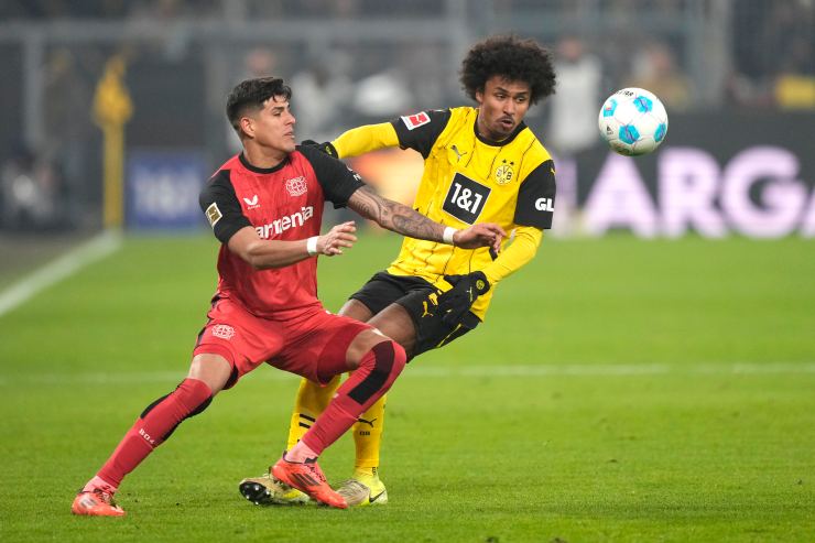 Adeyemi in contrasto