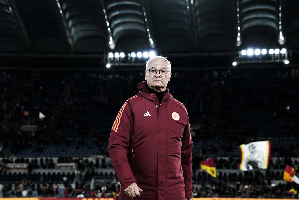 Claudio Ranieri cammina allo Stadio Olimpico
