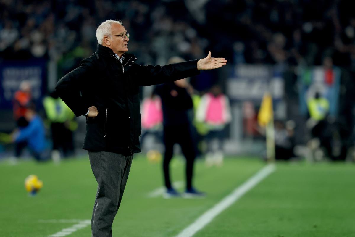 Claudio Ranieri dà indicazioni durante Roma-Lazio
