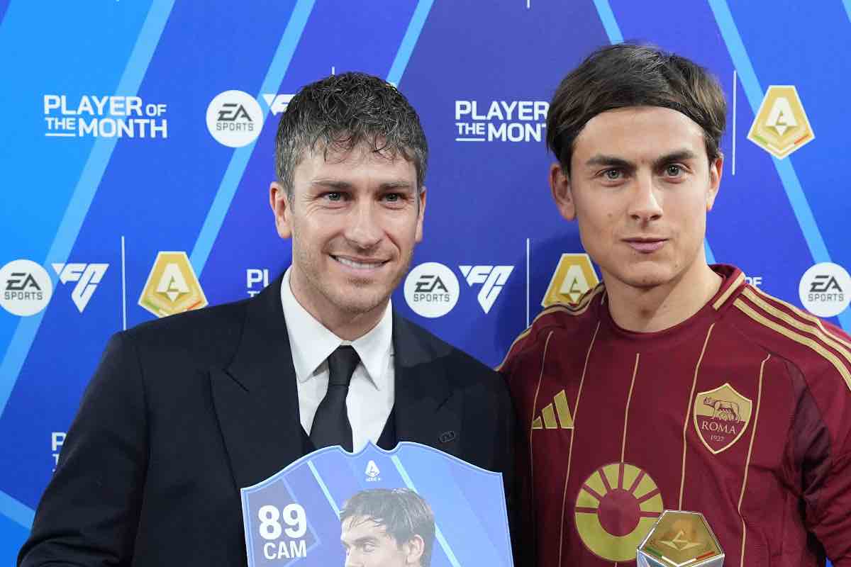 Ghisolfi premia Dybala in una delle ultime partite della Roma