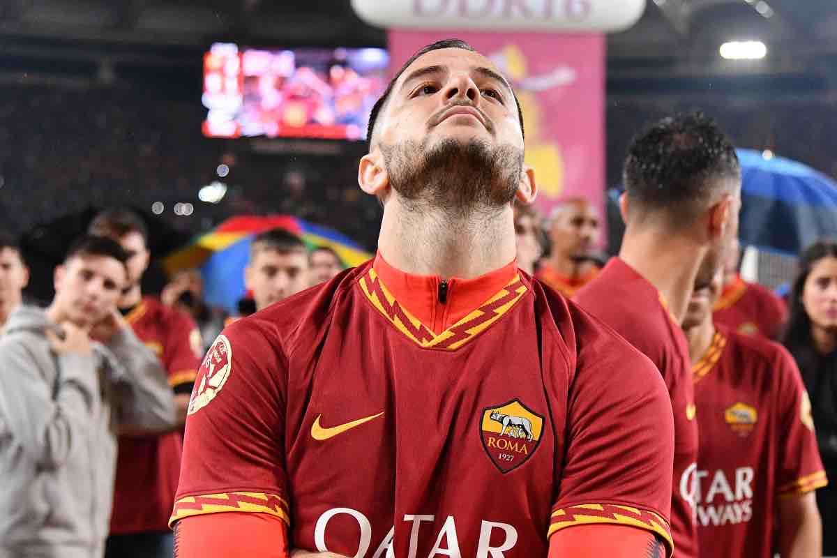 Manolas sotto la curva Sud