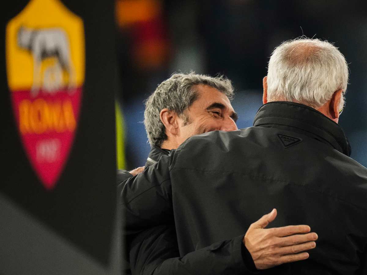 Ranieri e Valverde, allenatore del Bilbao, si abbracciano