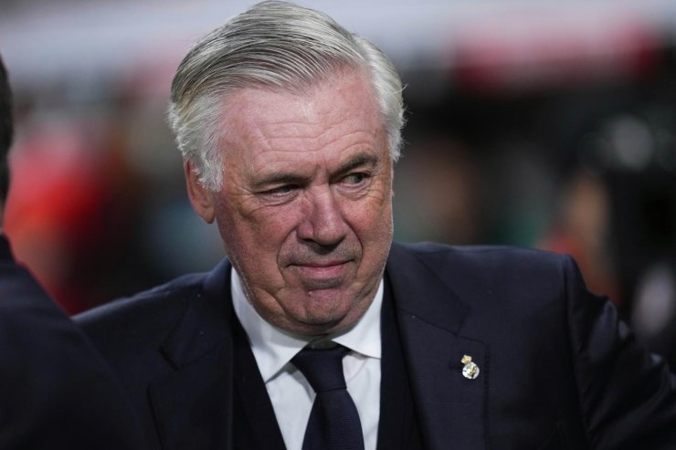 Carlo Ancelotti sorridente