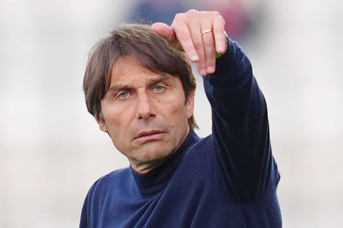 Il gesto di Conte in panchina